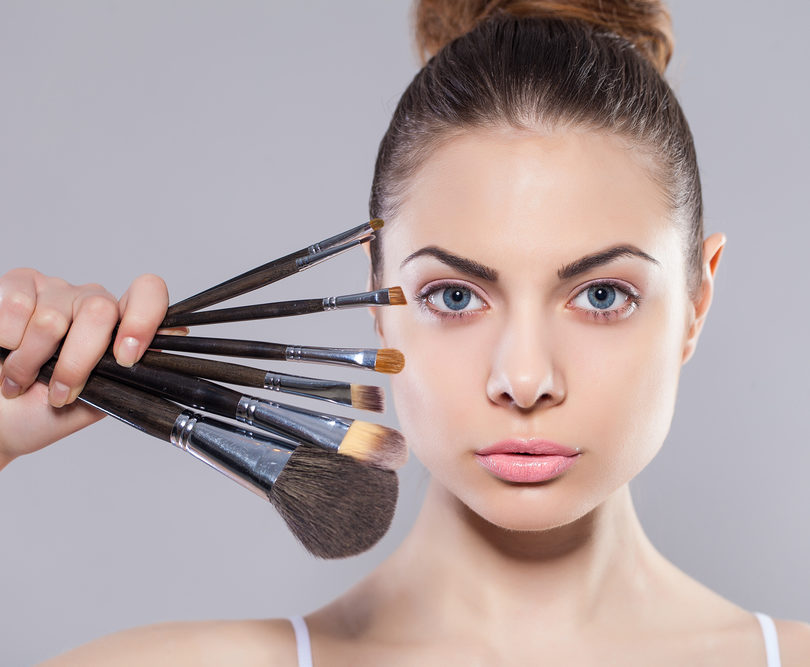 Read more about the article Лучшие курсы макияжа онлайн 2022. Часть 1